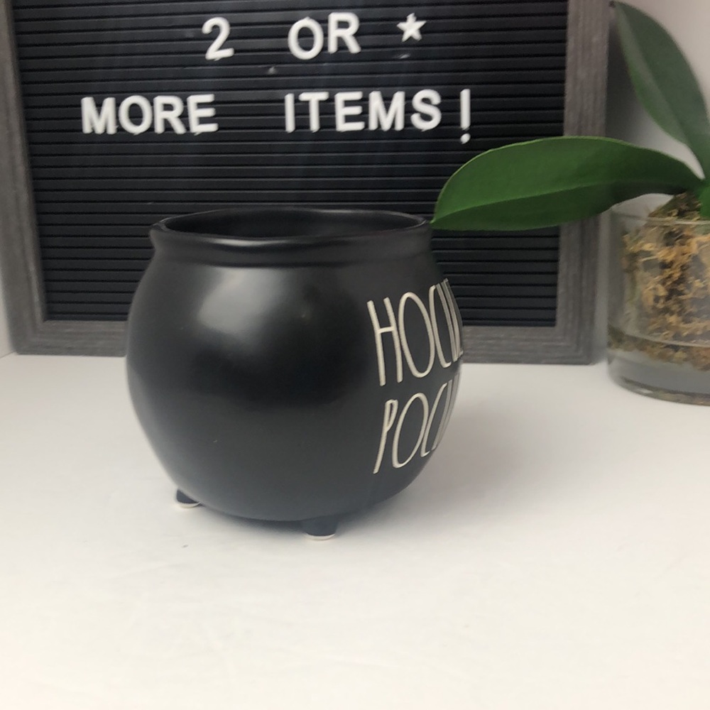 LOWEST PRICE DROP! 
👻🎃 VHTF RARE New Rae Dunn hocus pocus cauldron mug - Picture 3 of 7